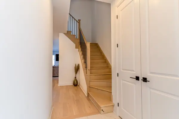 119 Gray AVE, New Tecumseth, ON L9R 1P6