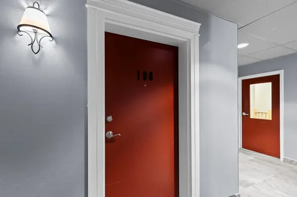 7 GREENWICH ST #108, Barrie, ON L4N 7Y8