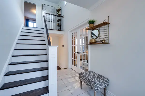 365 Lynn PL, Oakville, ON L6H 2C5