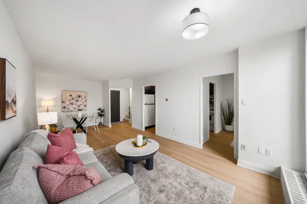 35 Ormskirk AVE #209, Toronto W01, ON M6S 1A8