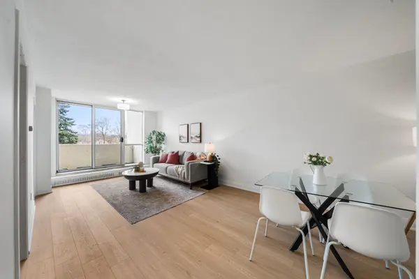 35 Ormskirk AVE #209, Toronto W01, ON M6S 1A8