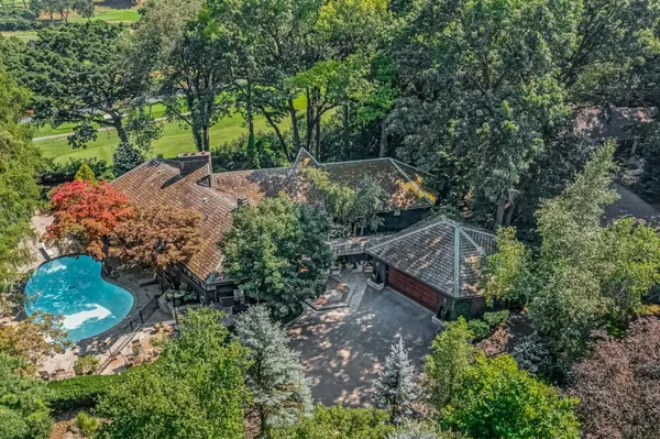 1000 Mississauga Heights DR, Mississauga, ON L5C 1A6