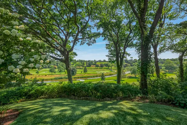 1000 Mississauga Heights DR, Mississauga, ON L5C 1A6