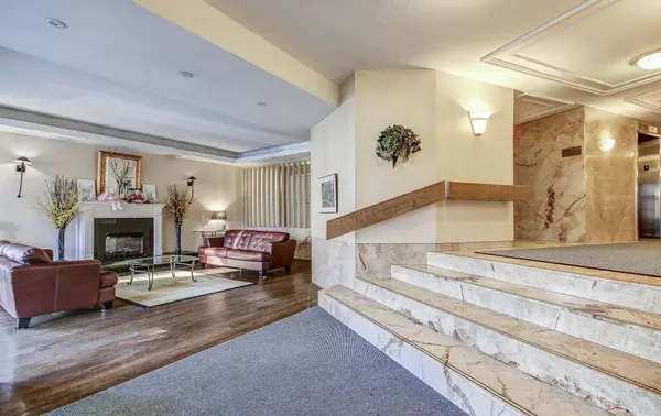 1333 Bloor ST #504, Mississauga, ON L4Y 3T6