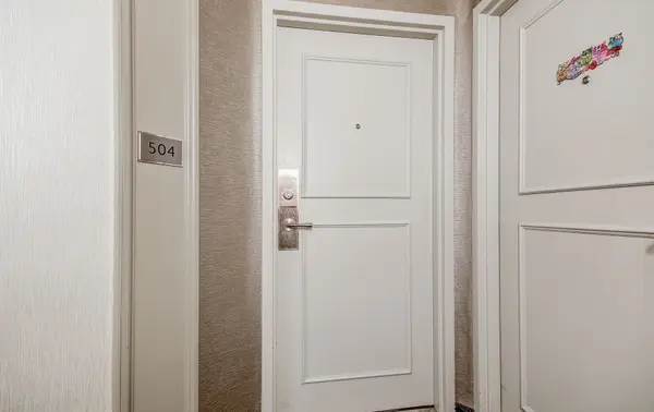 1333 Bloor ST #504, Mississauga, ON L4Y 3T6