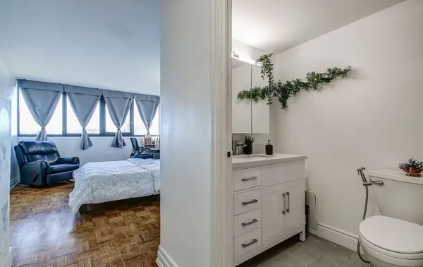 1333 Bloor ST #504, Mississauga, ON L4Y 3T6