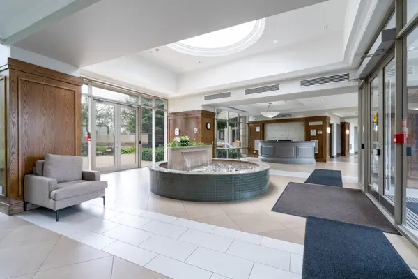 2379 Central Park DR #505, Oakville, ON L6H 0E3