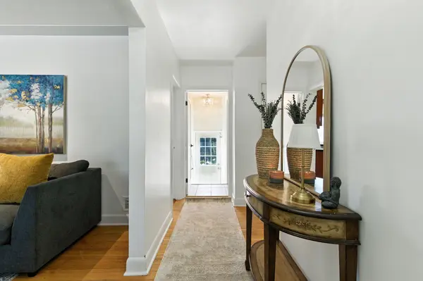 2224 Ghent AVE, Burlington, ON L7R 1Y7