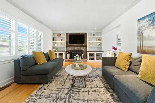 2224 Ghent AVE, Burlington, ON L7R 1Y7