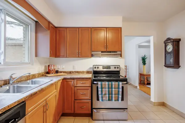 6760 Wilinger ST, Niagara Falls, ON L2J 2B3