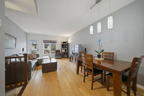 300 London TER, Manor Park - Cardinal Glen And Area, ON K1K 2W2