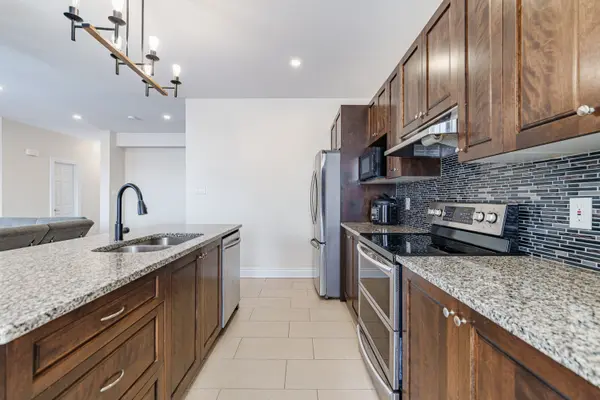 106 Bert Hall ST, Arnprior, ON K7S 0G9