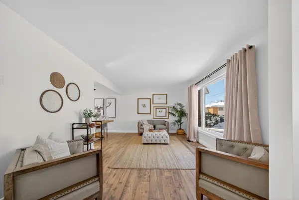 40 Robertson LN, Belleville, ON K8P 4C3