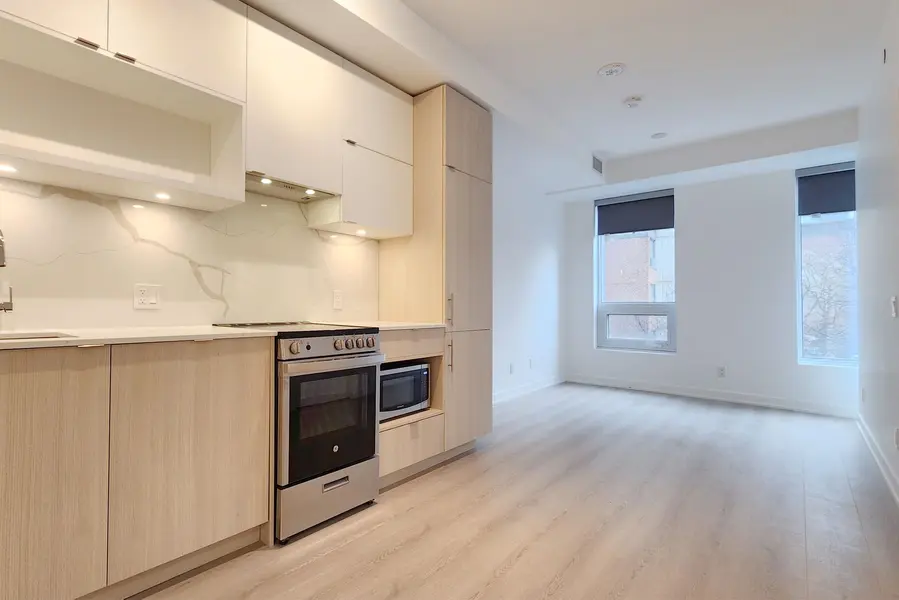 100 Queen ST E #301, Toronto C08, ON M5C 0B5