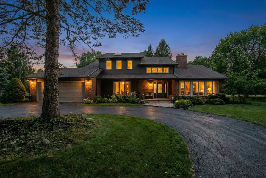 2431 Britannia RD, Burlington, ON L7P 0E9