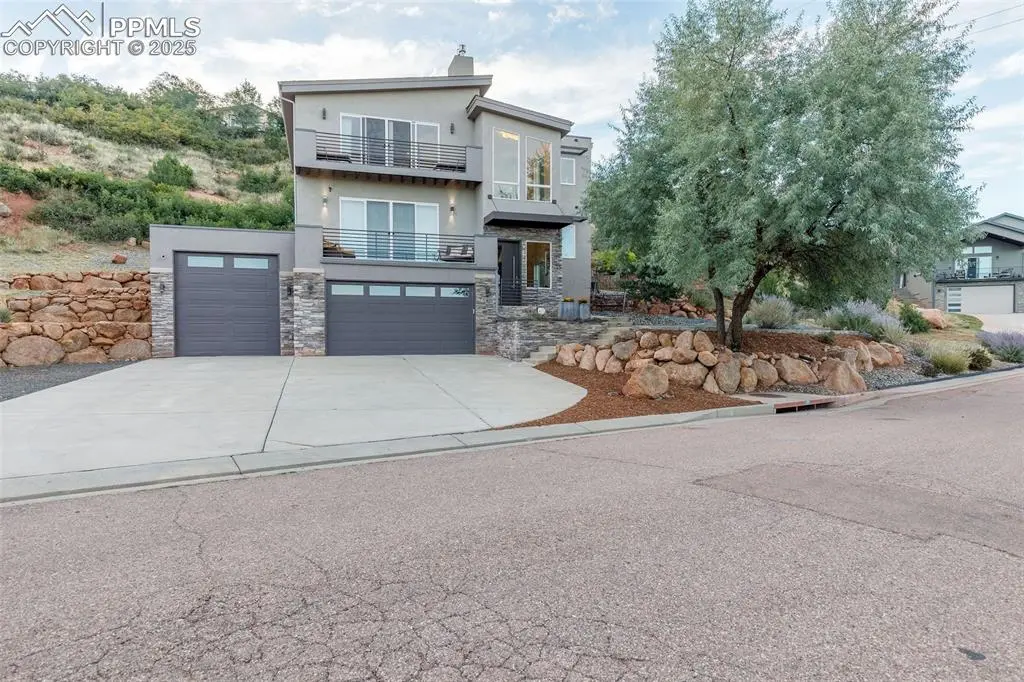 162 Crystal Valley RD, Manitou Springs, CO 80829