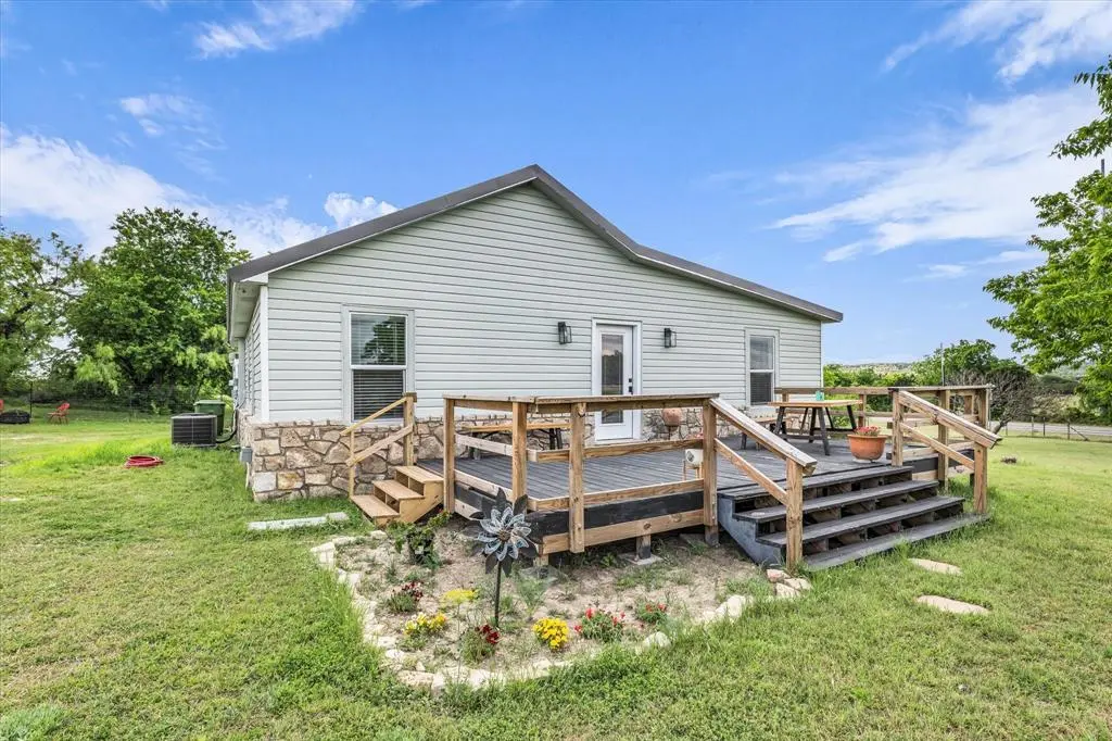 1037 County Road 2004, Glen Rose, TX 76043