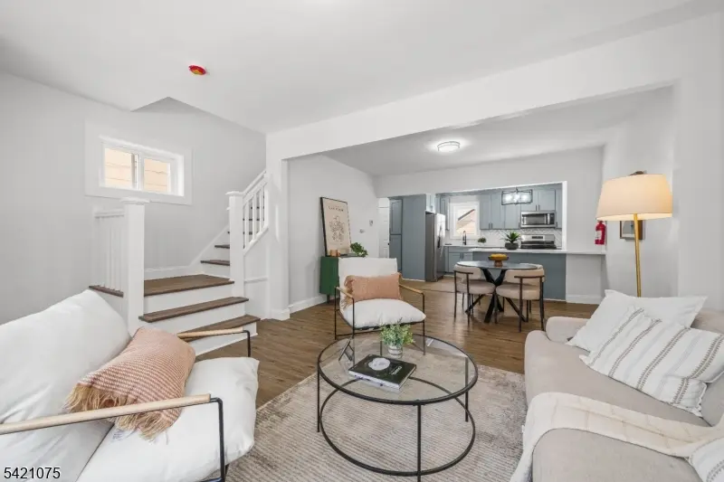 18 Hilton Ave, Maplewood Twp., NJ 07040