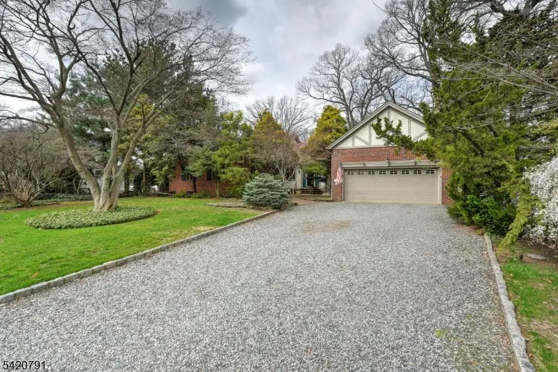 83 Whitford Ave, Nutley Twp., NJ 07110