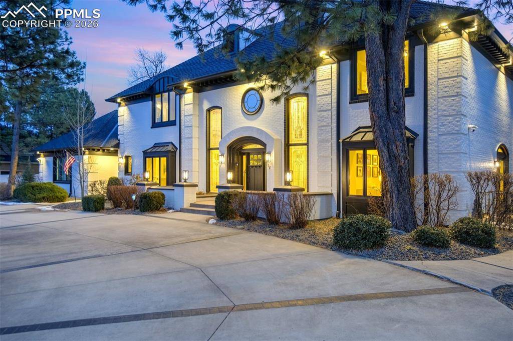 17 Pourtales RD, Colorado Springs, CO 80906