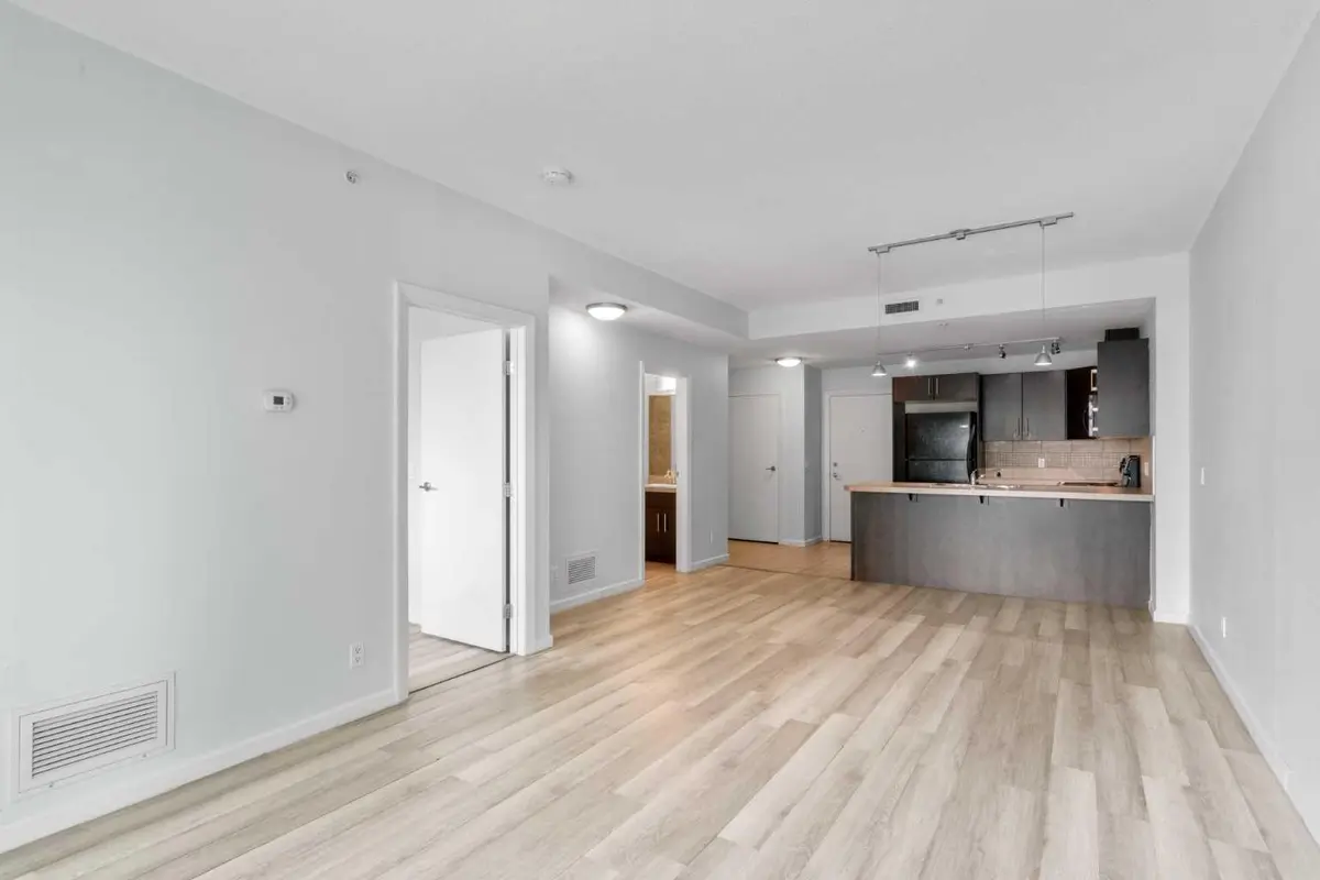 210 15 AVE SE #1804, Calgary, AB T2G 0B5