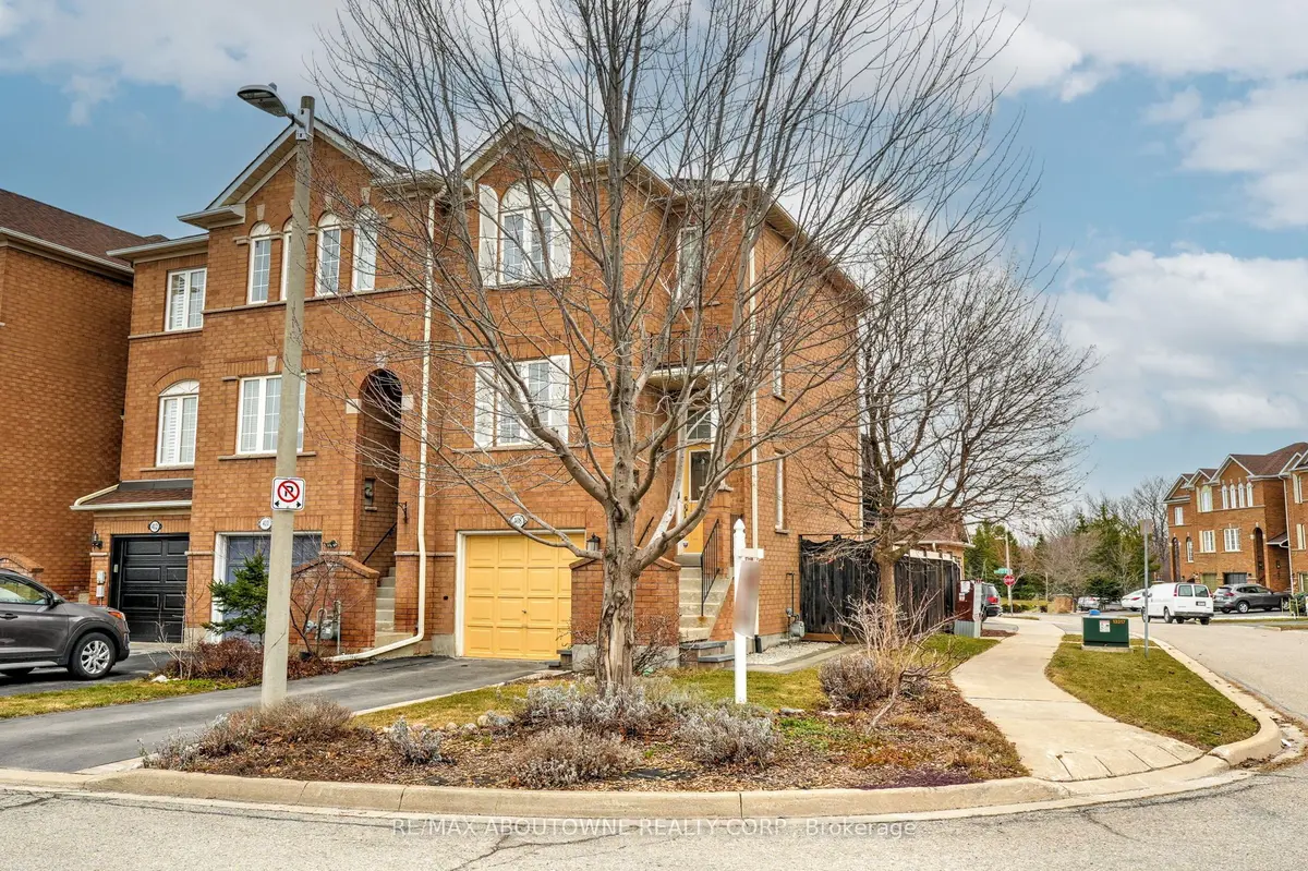 408 Fairgate WAY, Oakville, ON L6H 6Y1