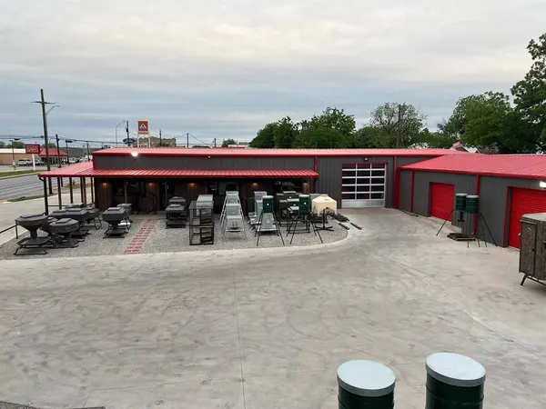 401 E Central Avenue, Comanche, TX 76442