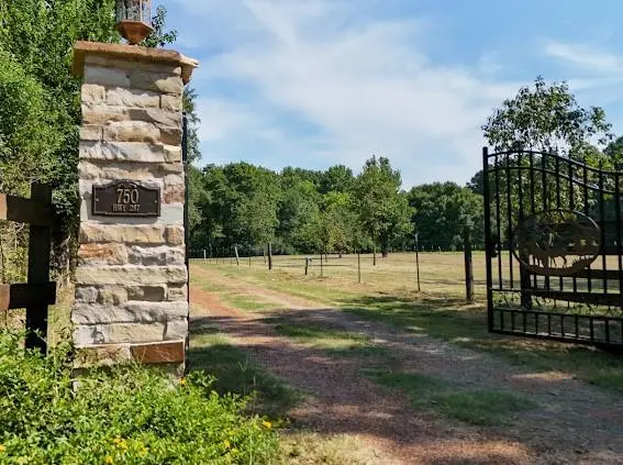 750 N US HIGHWAY 287, Palestine, TX 75803