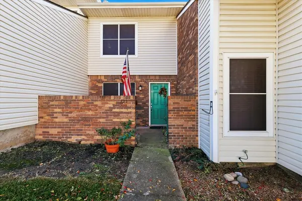 722 Creekwood Court, Lewisville, TX 75067