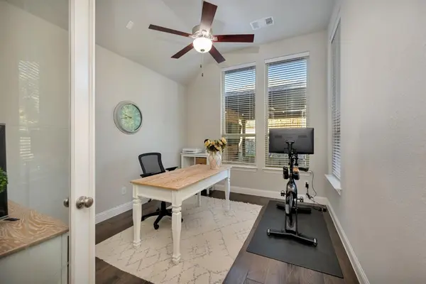 1117 Thornhill Way, Roanoke, TX 76262