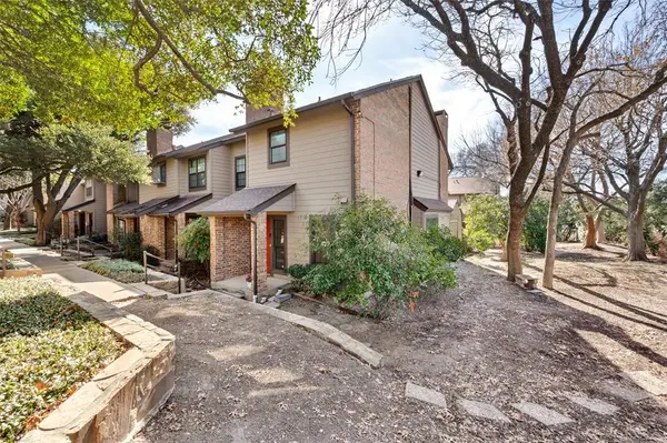 9910 Royal Lane #208, Dallas, TX 75231