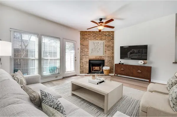 9910 Royal Lane #208, Dallas, TX 75231