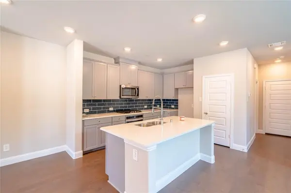 7800 Manilla Drive, Rowlett, TX 75088