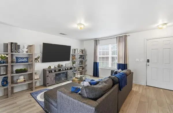 2209 Upcreek Court, Dallas, TX 75253