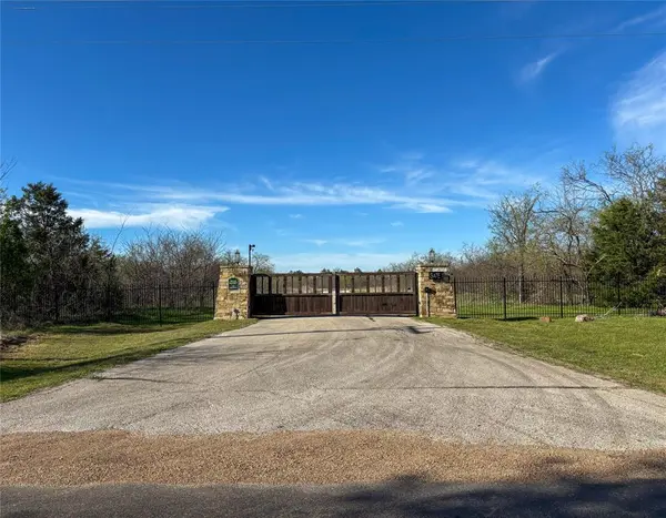 8001 Big Water Lane, Kemp, TX 75143