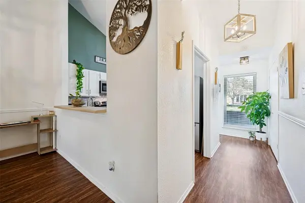 109 Hickory Springs Drive, Euless, TX 76039