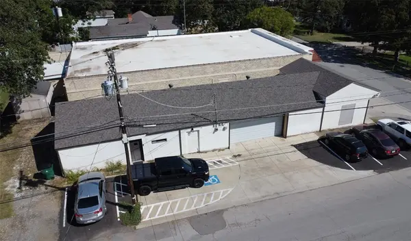 1401 Oak Knoll Drive, Haltom City, TX 76117