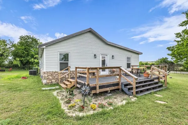 1037 County Road 2004, Glen Rose, TX 76043