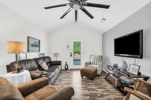 1037 County Road 2004, Glen Rose, TX 76043