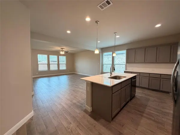 209 Irish Moss Drive, Fort Worth, TX 76052