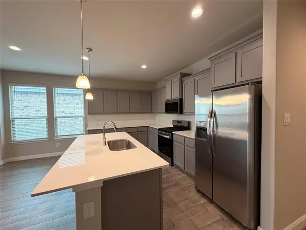 209 Irish Moss Drive, Fort Worth, TX 76052