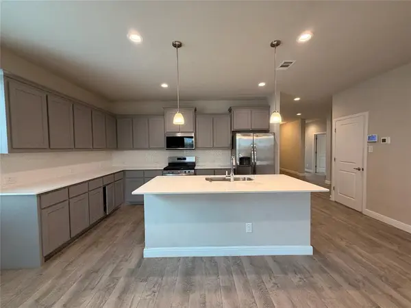 209 Irish Moss Drive, Fort Worth, TX 76052