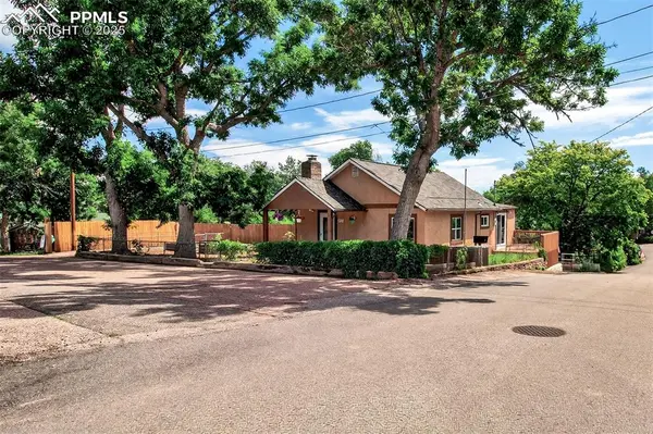 107 Oak PL, Manitou Springs, CO 80829