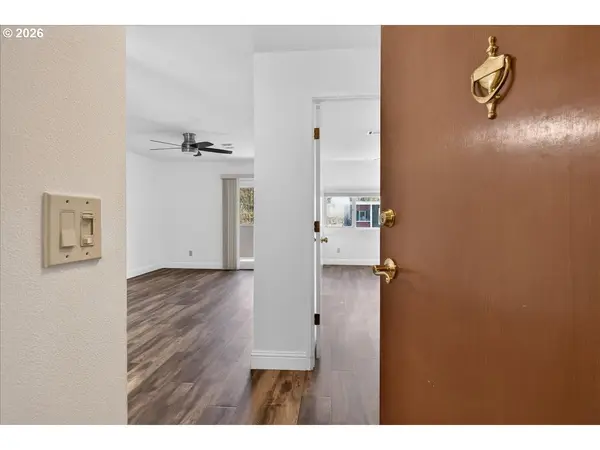 8717 SE MONTEREY AVE #304, Happy Valley, OR 97086