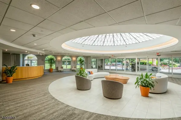 10 Smith Manor Blvd #121, West Orange Twp., NJ 07052