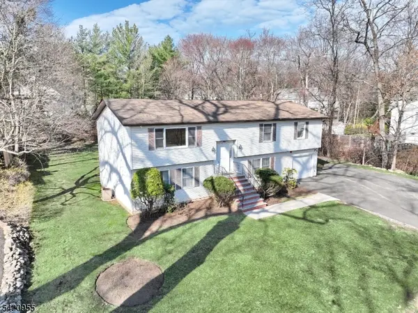 116 Hillside Ave, Midland Park Boro, NJ 07432