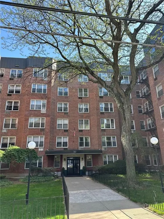 50 Fort PL #A3J, Staten  Island, NY 10301