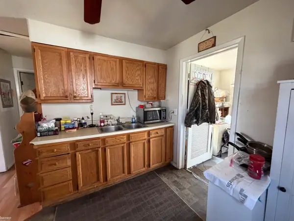 1387 Webber AVE, Burton, MI 48529