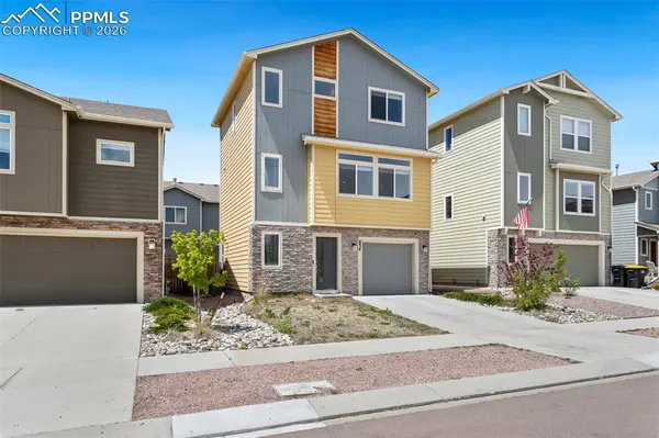 834 Grissom DR, Colorado Springs, CO 80915