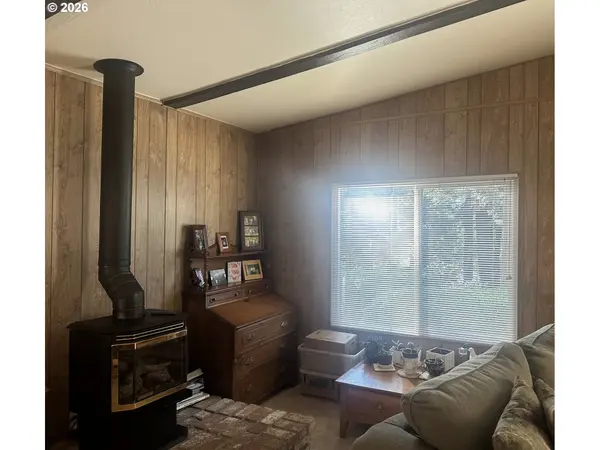 16735 THOMPSON RD, Brookings, OR 97415